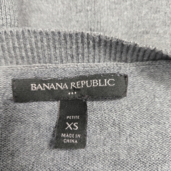 BANANA REPUBLIC Factory Grey Lightweight Pug Sweater. Size XS - Picture 7 of 10